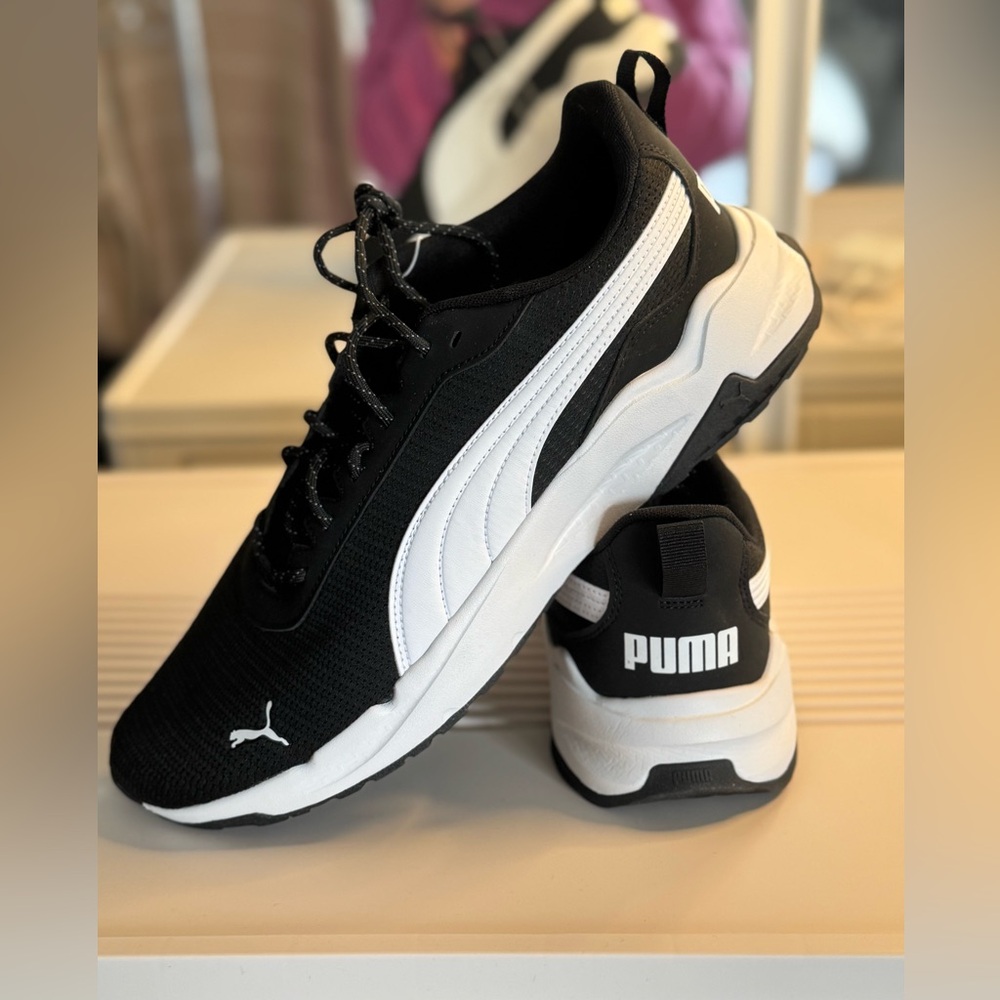 Puma Black and White Mens  Sneakers - NEW